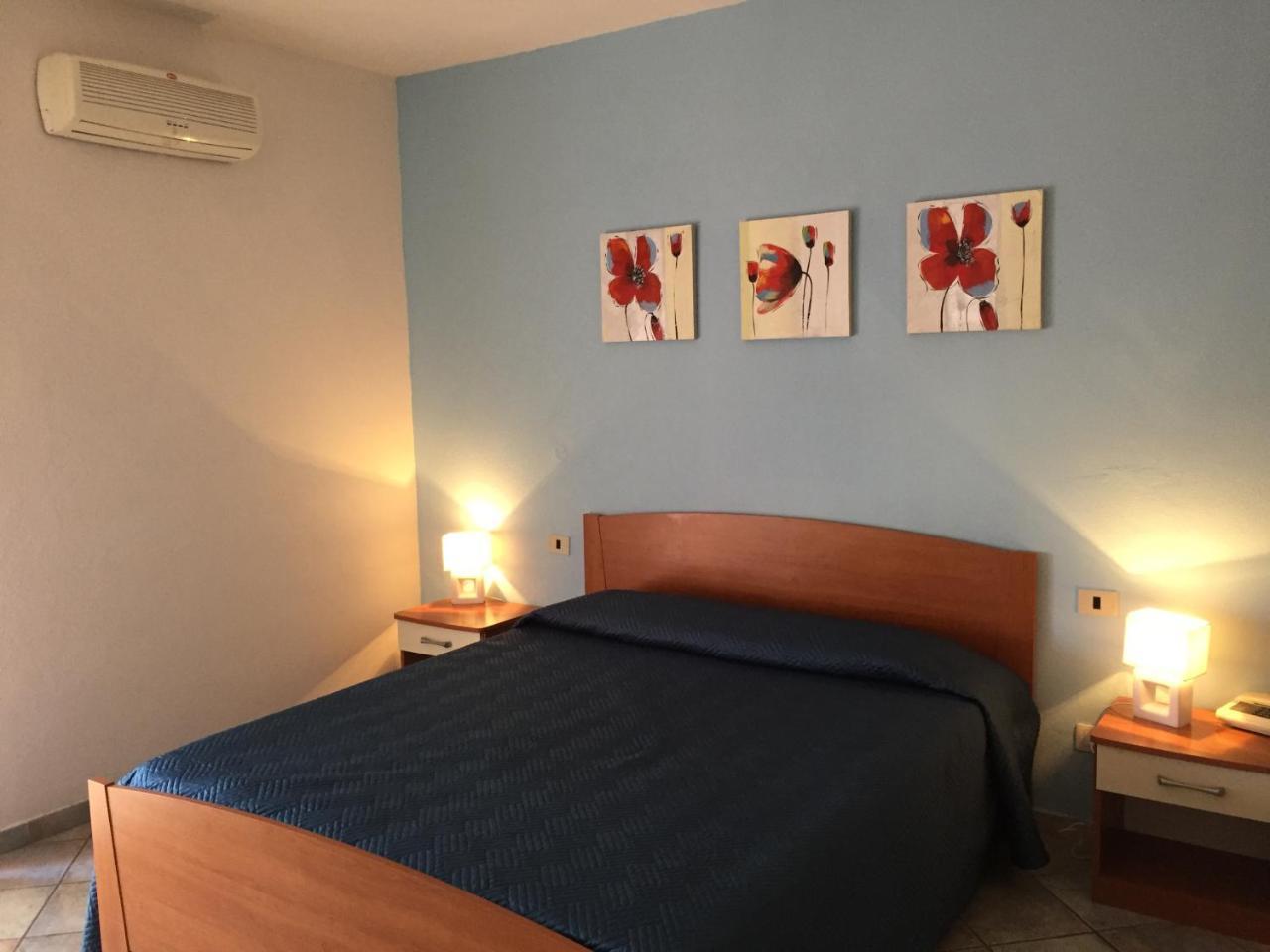 Sandalion Hotel 3*
